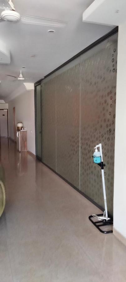 S.R. Residency Hotel Zirakpur Exterior foto