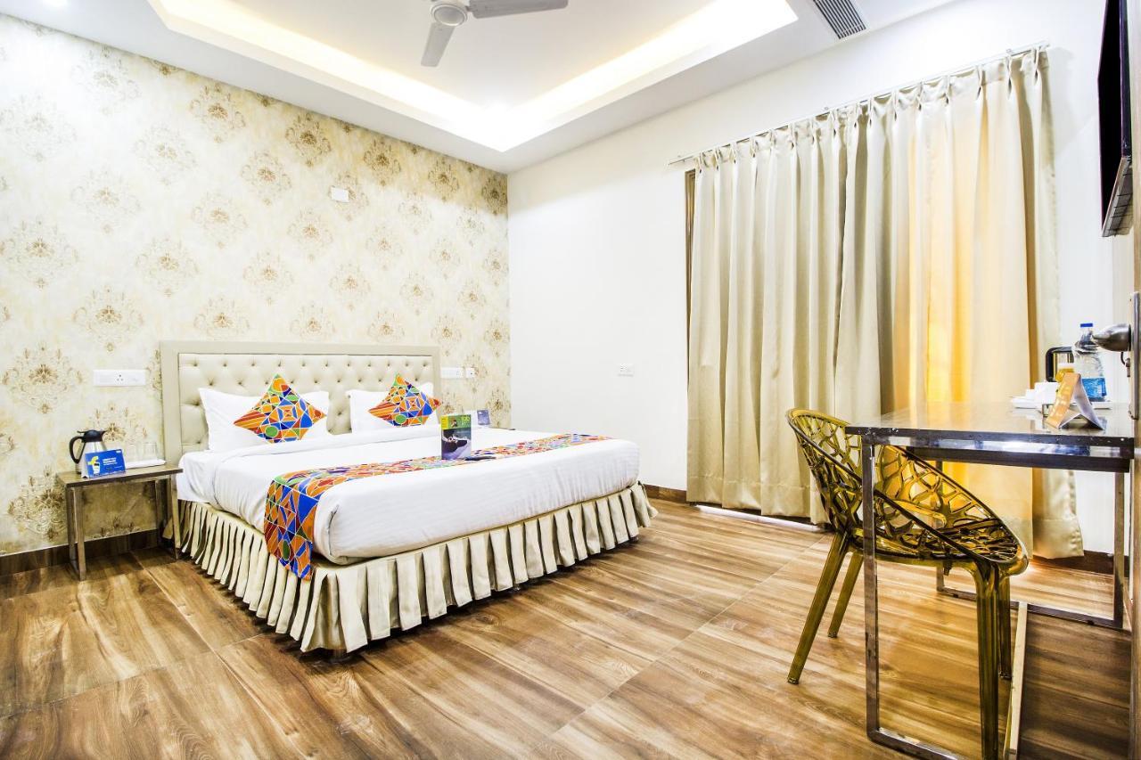 S.R. Residency Hotel Zirakpur Exterior foto