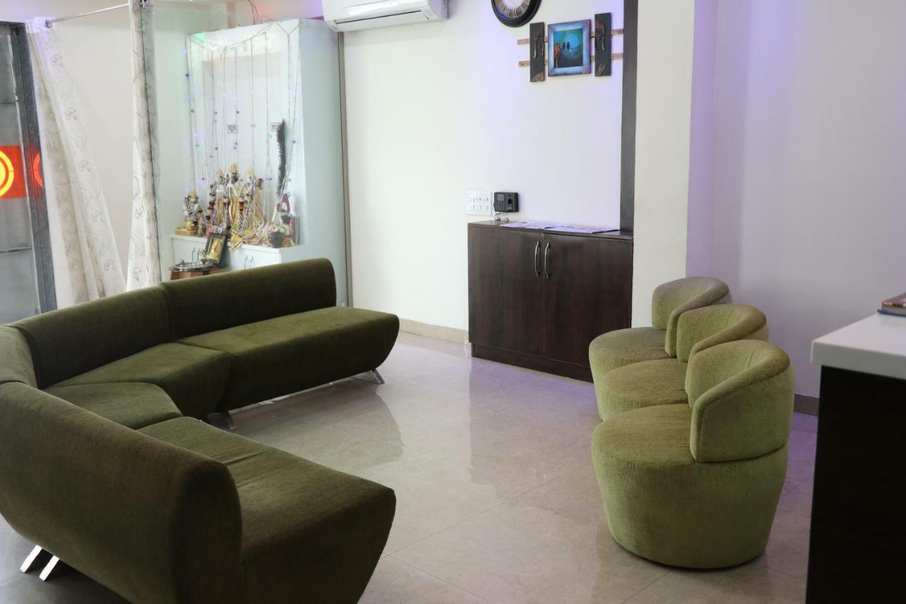 S.R. Residency Hotel Zirakpur Exterior foto