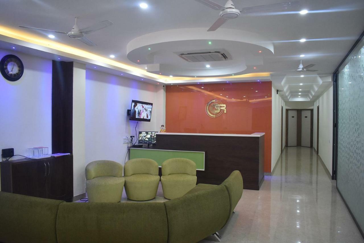 S.R. Residency Hotel Zirakpur Exterior foto
