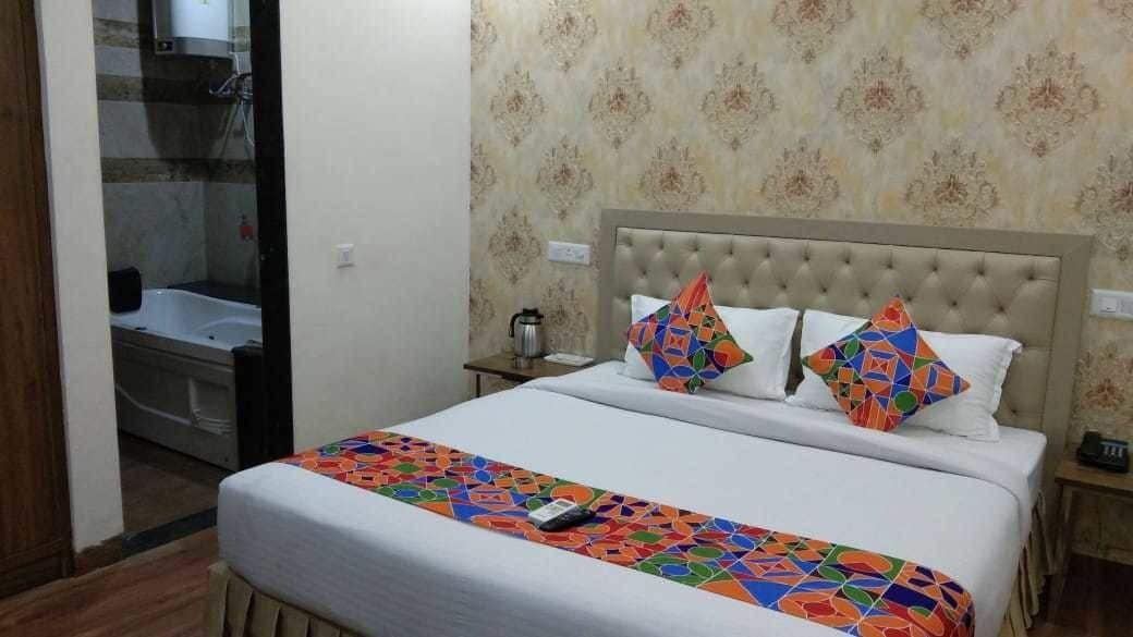 S.R. Residency Hotel Zirakpur Exterior foto